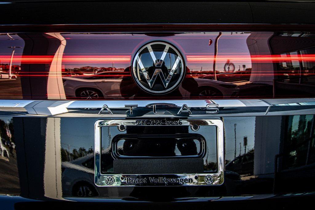 new 2026 Volkswagen Atlas Cross Sport car, priced at $38,385