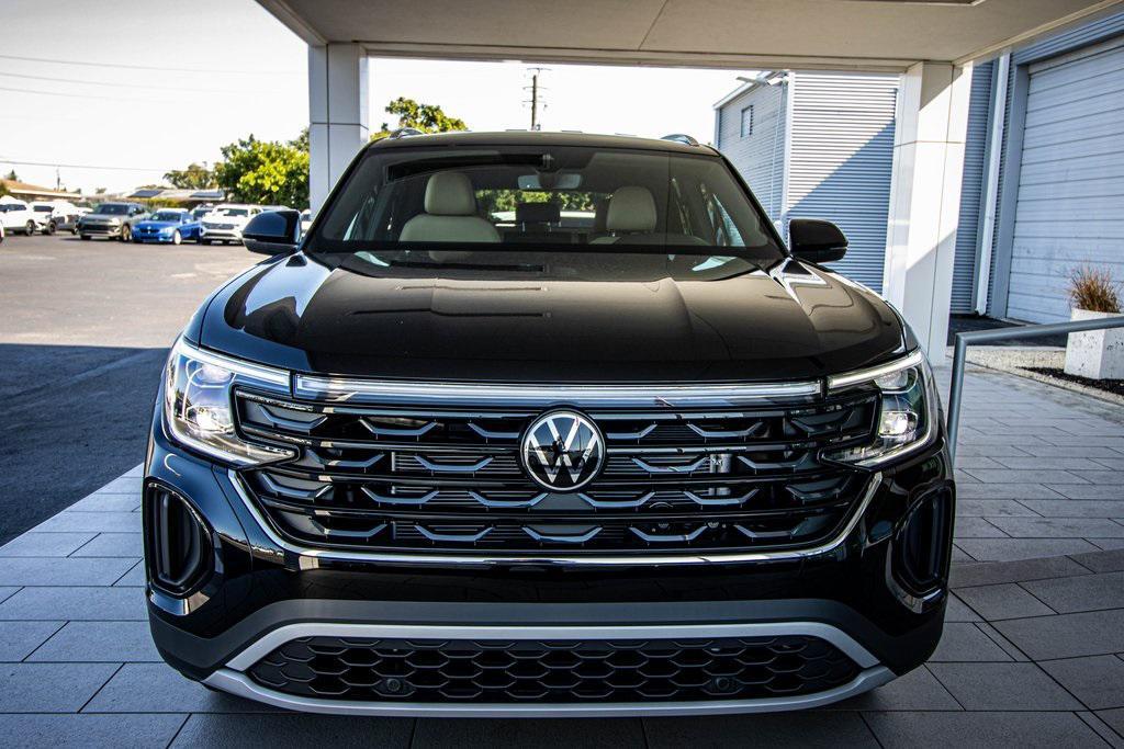 new 2026 Volkswagen Atlas Cross Sport car, priced at $38,385