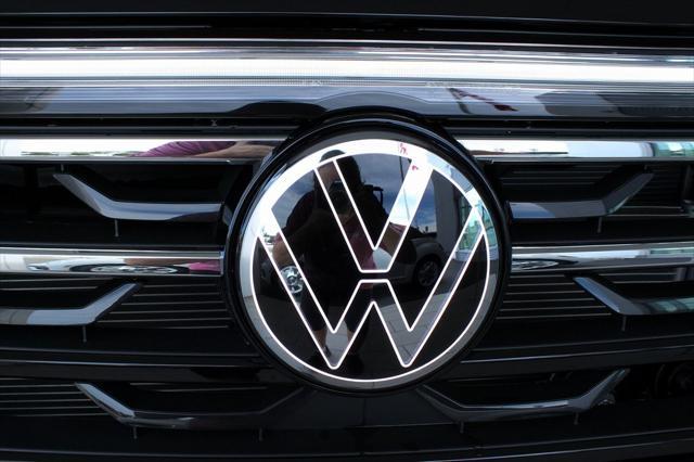 new 2025 Volkswagen Atlas car, priced at $45,932