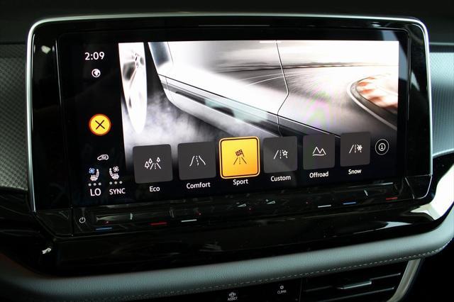 new 2025 Volkswagen Atlas car, priced at $45,932