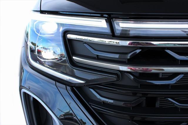 new 2025 Volkswagen Atlas car, priced at $45,932