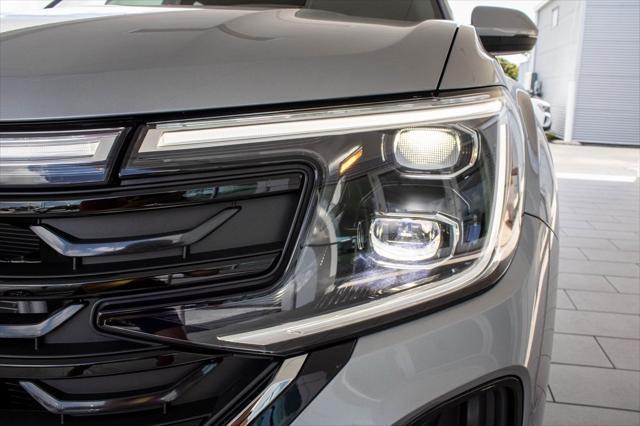 new 2025 Volkswagen Atlas Cross Sport car, priced at $41,018