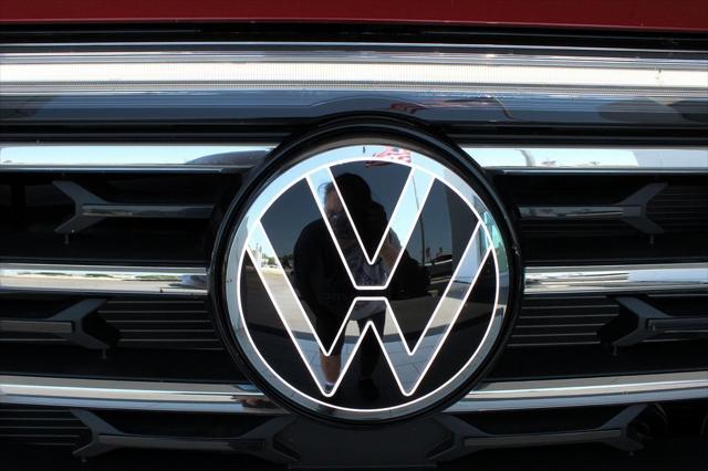 new 2024 Volkswagen Atlas car, priced at $43,295