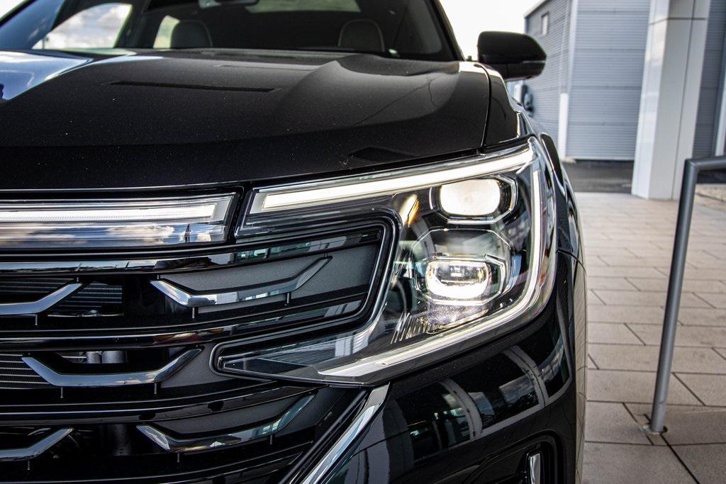 new 2026 Volkswagen Atlas Cross Sport car, priced at $53,324