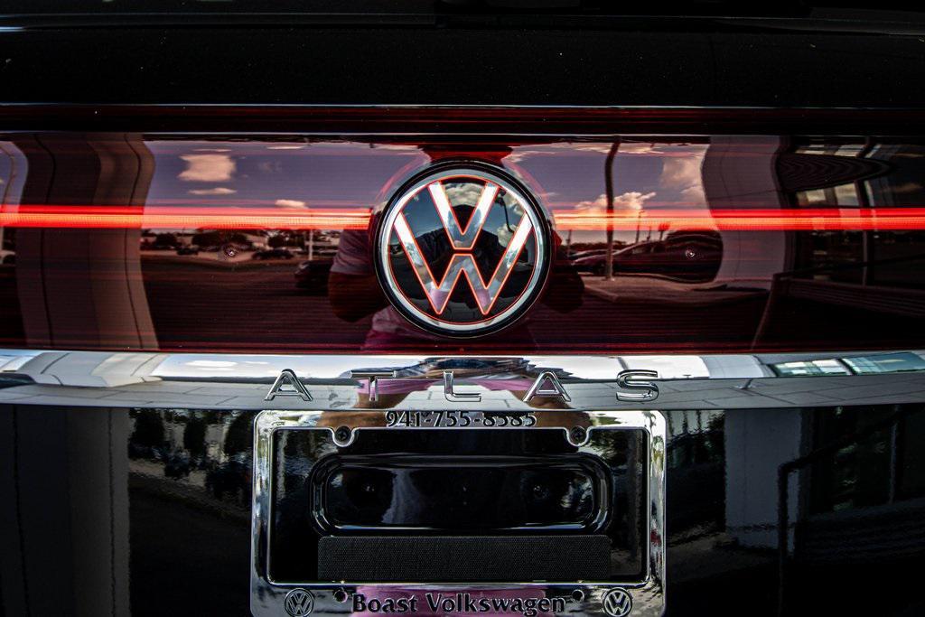 new 2026 Volkswagen Atlas Cross Sport car, priced at $53,324