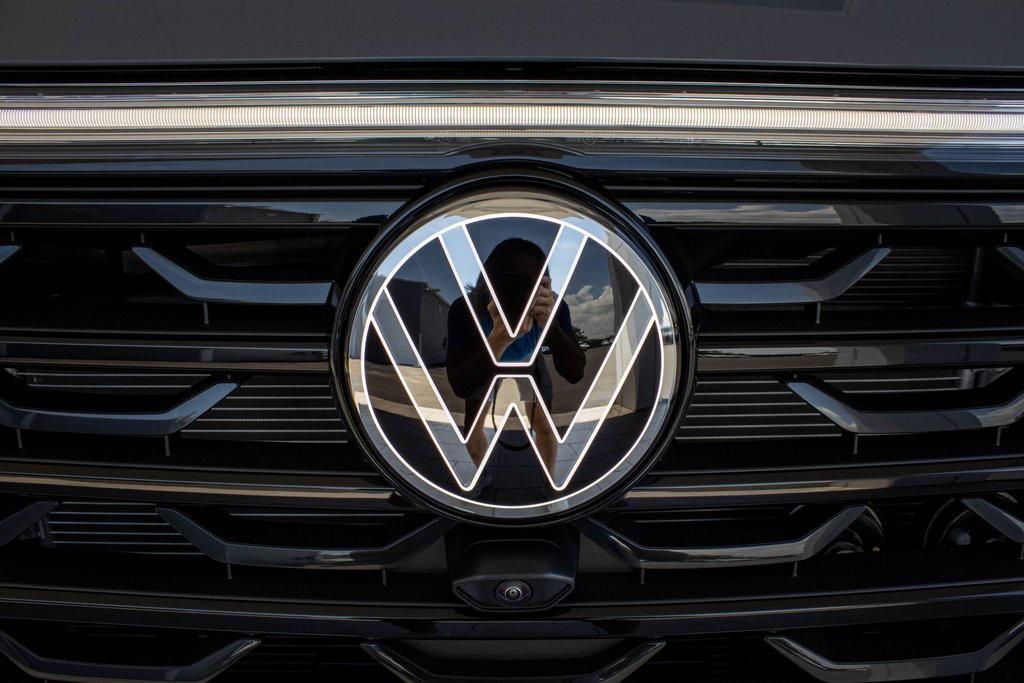 new 2025 Volkswagen Atlas Cross Sport car, priced at $51,129