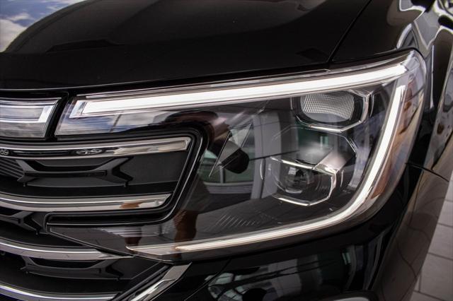 new 2025 Volkswagen Atlas car, priced at $37,402