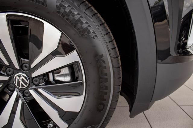 new 2025 Volkswagen Atlas car, priced at $37,402