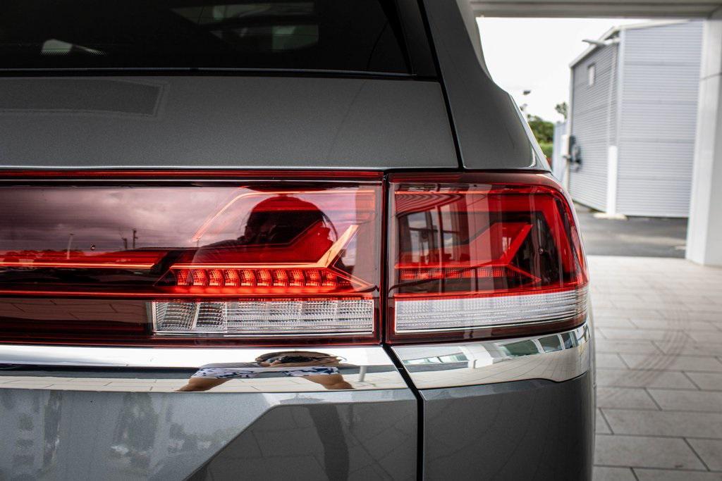 new 2025 Volkswagen Atlas car, priced at $40,986