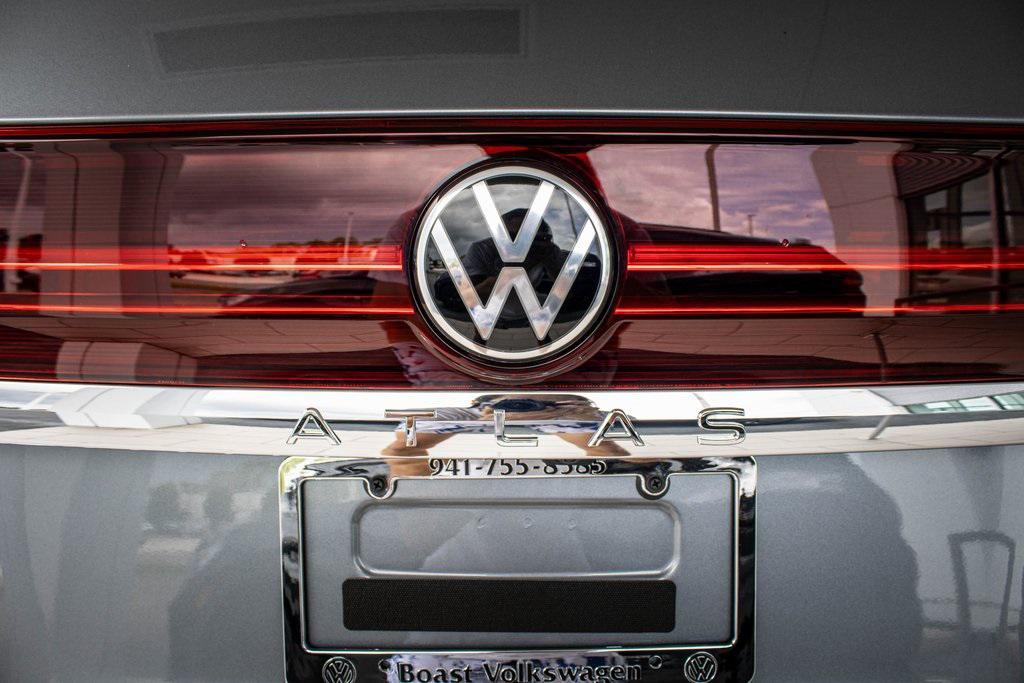 new 2025 Volkswagen Atlas car, priced at $40,986