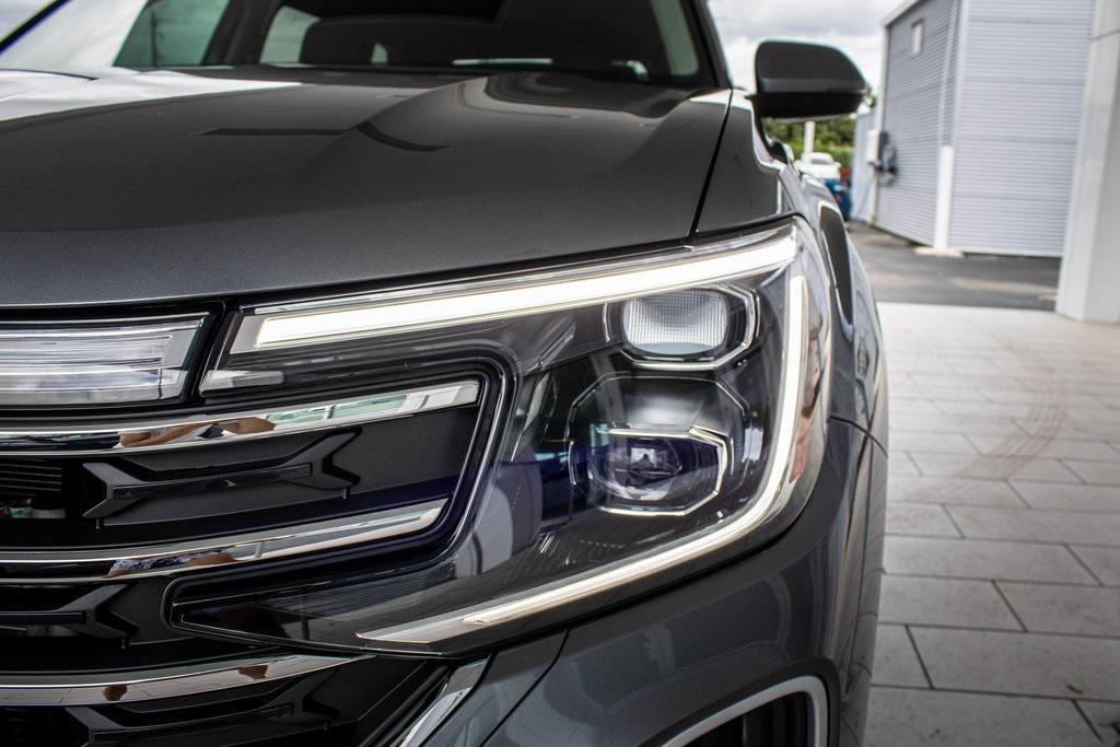 new 2025 Volkswagen Atlas car, priced at $40,986