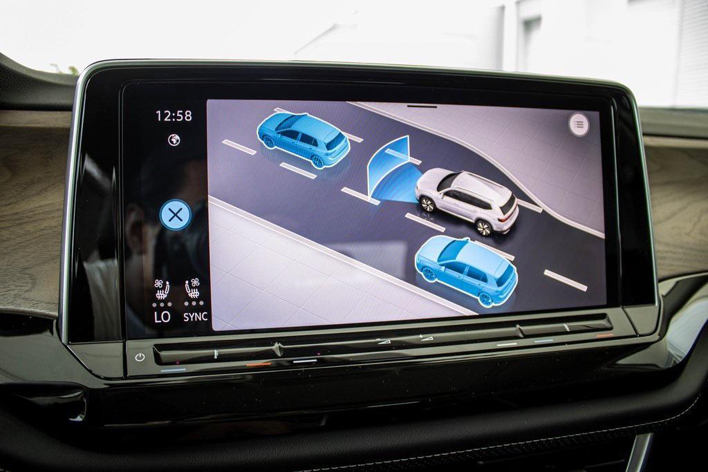 new 2025 Volkswagen Atlas car, priced at $40,986