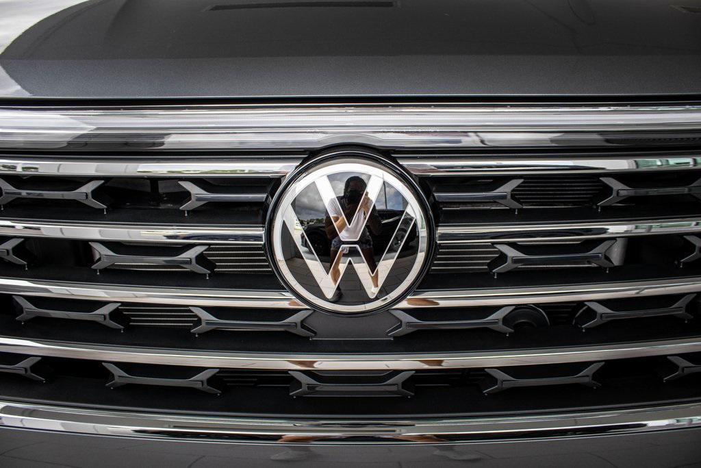 new 2025 Volkswagen Atlas car, priced at $40,986