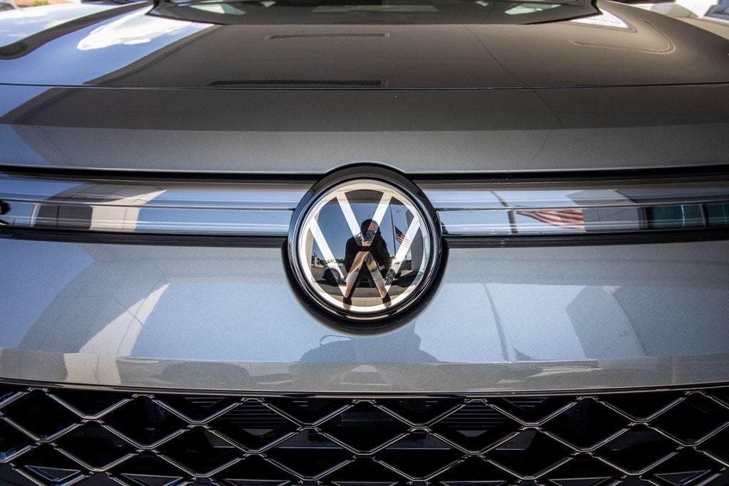 new 2025 Volkswagen Tiguan car, priced at $35,931
