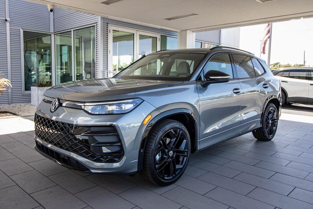new 2025 Volkswagen Tiguan car, priced at $35,931