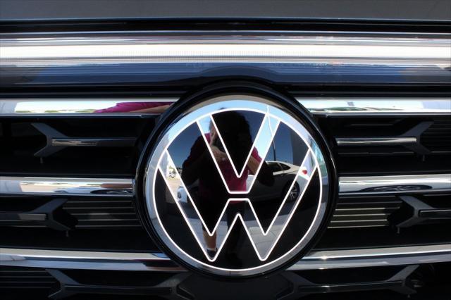 new 2025 Volkswagen Atlas car, priced at $41,281