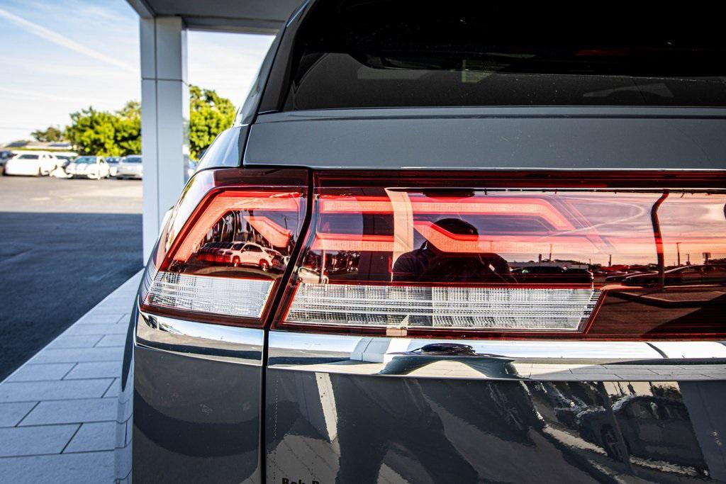 new 2026 Volkswagen Atlas Cross Sport car, priced at $53,761