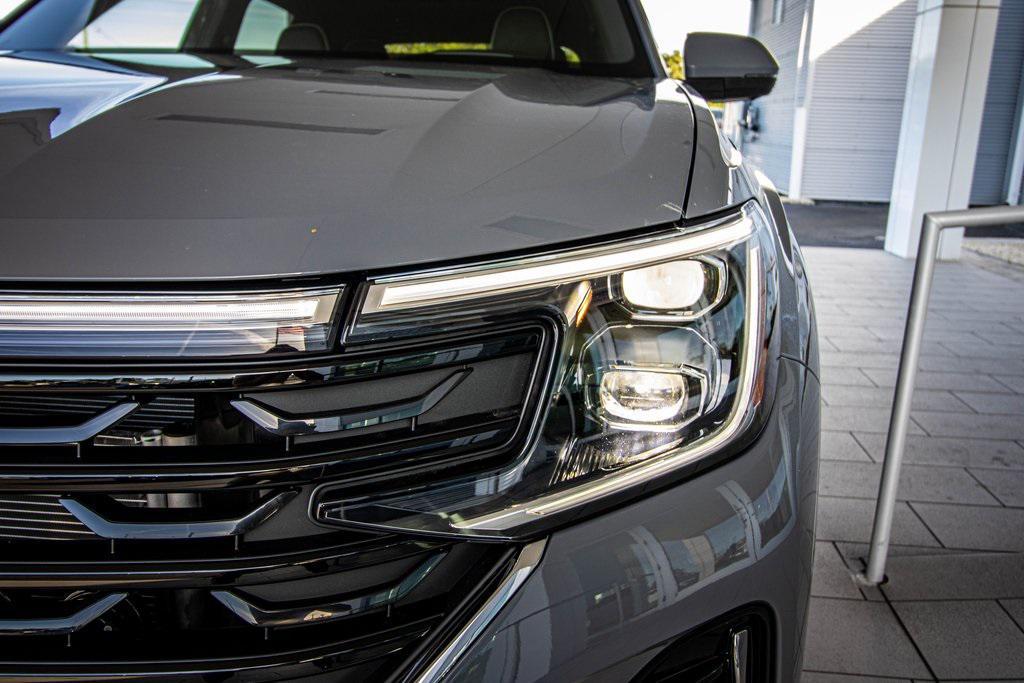 new 2026 Volkswagen Atlas Cross Sport car, priced at $53,761