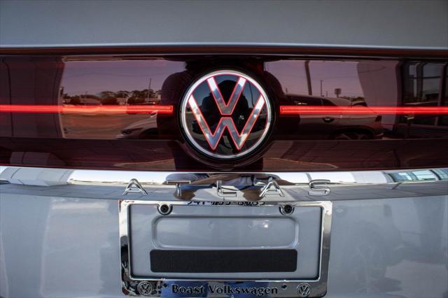 new 2025 Volkswagen Atlas car, priced at $53,168