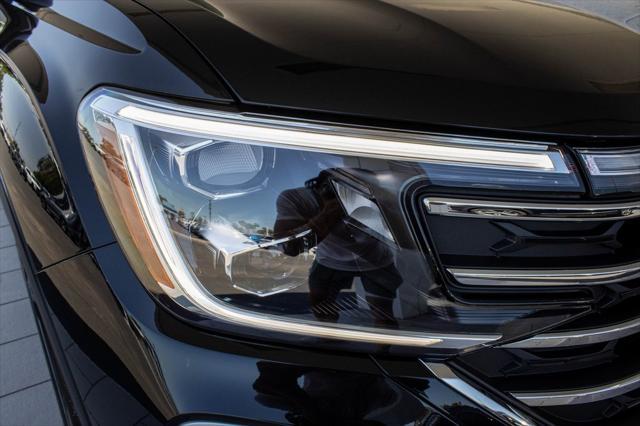 new 2025 Volkswagen Atlas car, priced at $42,998