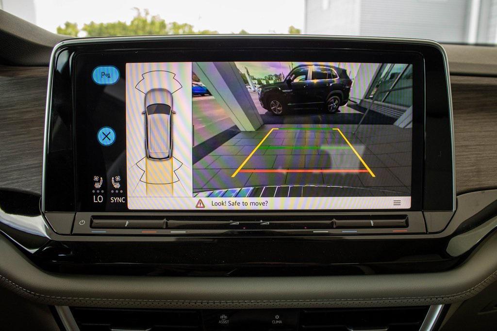 new 2025 Volkswagen Atlas car, priced at $44,211