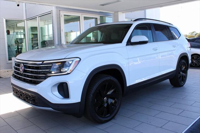 new 2025 Volkswagen Atlas car, priced at $42,825