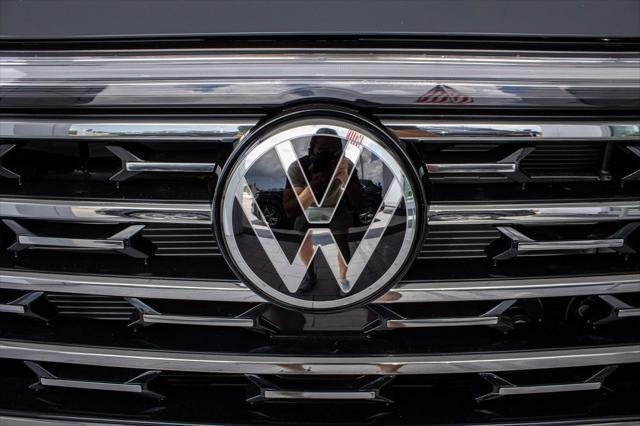 new 2025 Volkswagen Atlas car, priced at $47,298