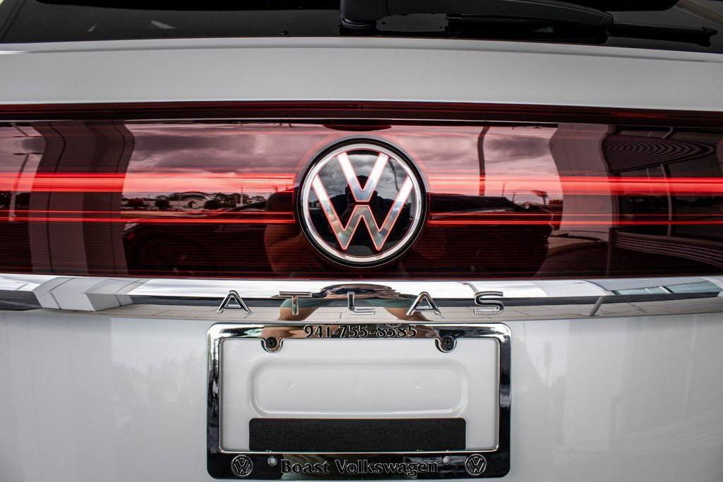 new 2026 Volkswagen Atlas Cross Sport car, priced at $43,272