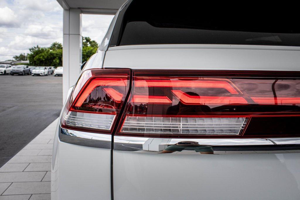 new 2026 Volkswagen Atlas Cross Sport car, priced at $43,272