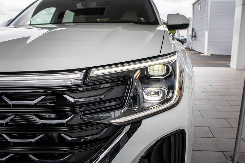 new 2026 Volkswagen Atlas Cross Sport car, priced at $43,272