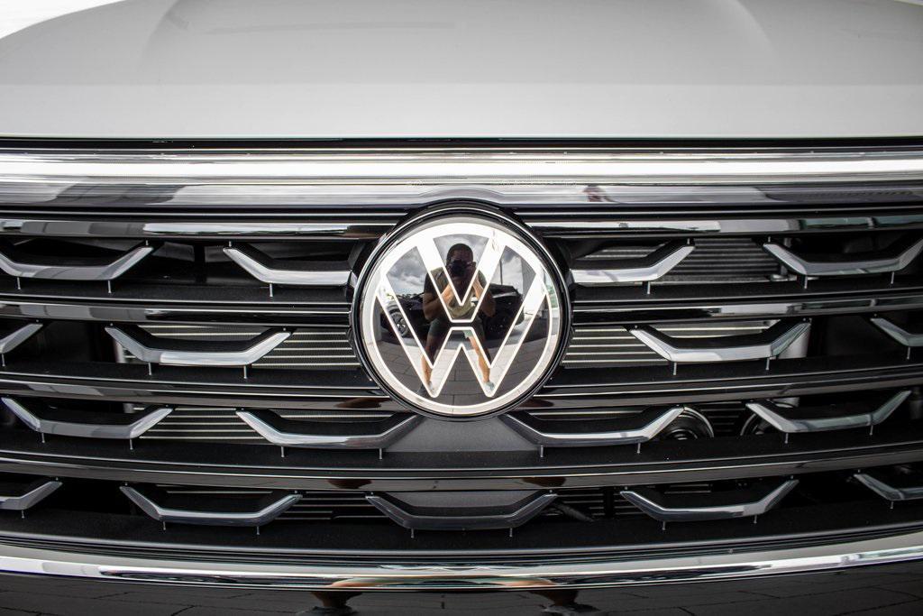 new 2026 Volkswagen Atlas Cross Sport car, priced at $43,272