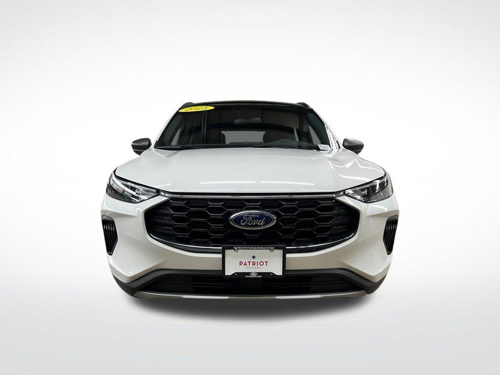 new 2025 Ford Escape car, priced at $30,178