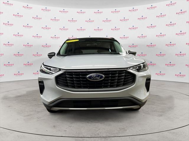 new 2025 Ford Escape car, priced at $31,010