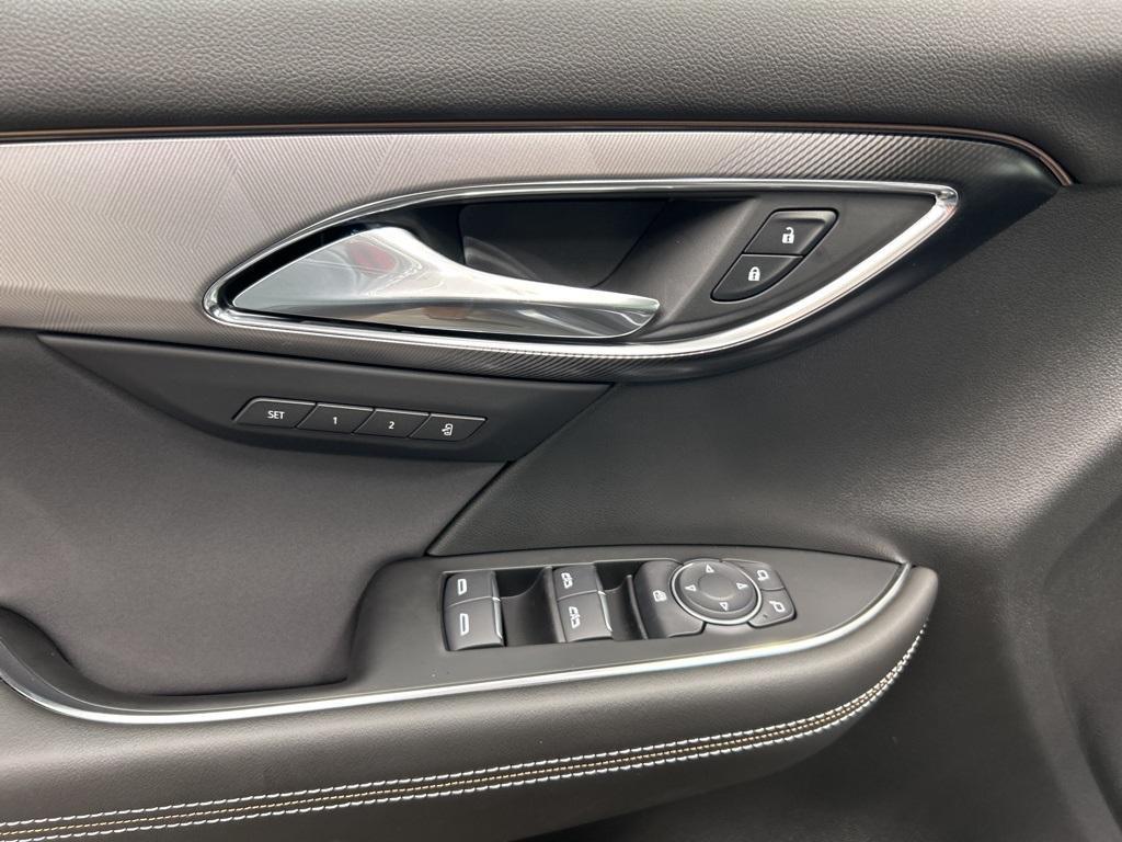 new 2025 Buick Envision car, priced at $42,735