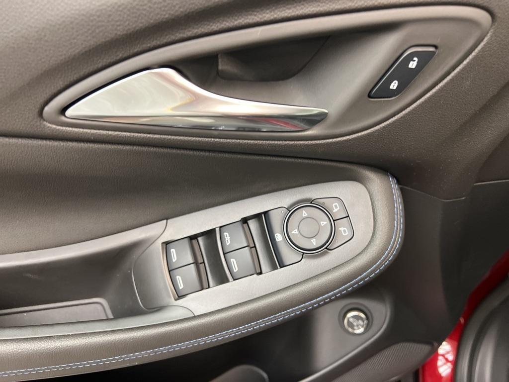 new 2025 Buick Encore GX car, priced at $27,599