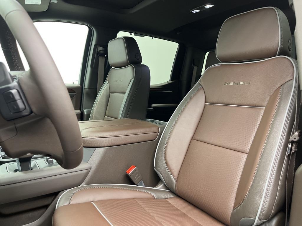 new 2025 GMC Sierra 1500 car, priced at $80,500