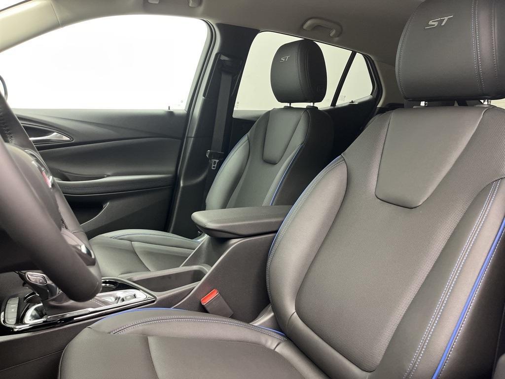 new 2025 Buick Encore GX car, priced at $27,998