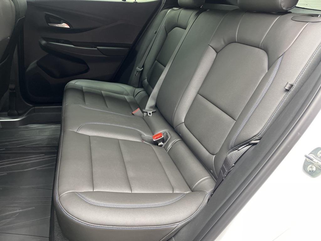 new 2025 Buick Envista car, priced at $30,360