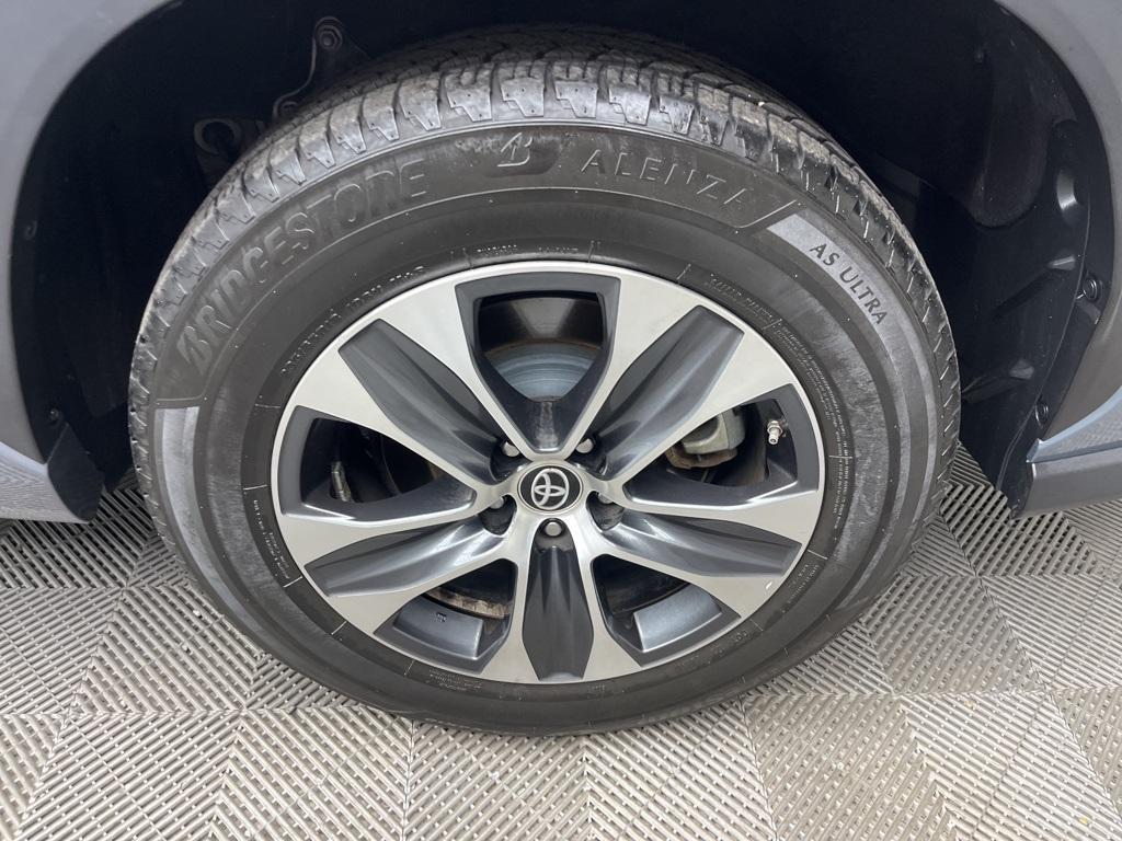 used 2023 Toyota Highlander car, priced at $33,549