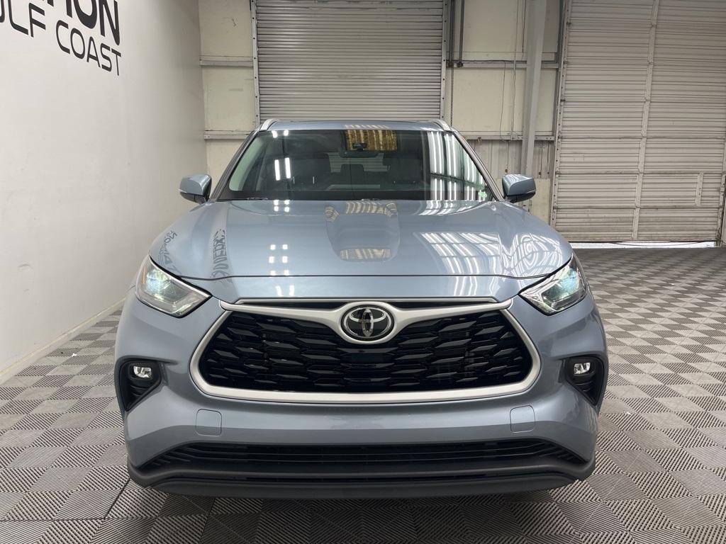 used 2023 Toyota Highlander car, priced at $33,549