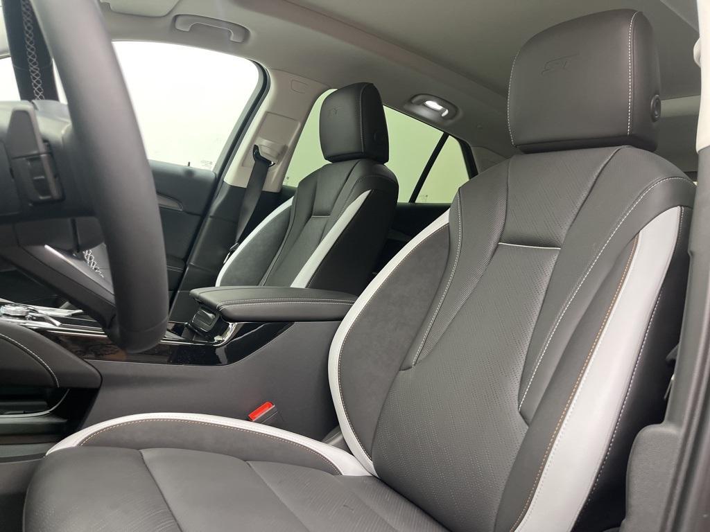 new 2025 Buick Envision car, priced at $42,799