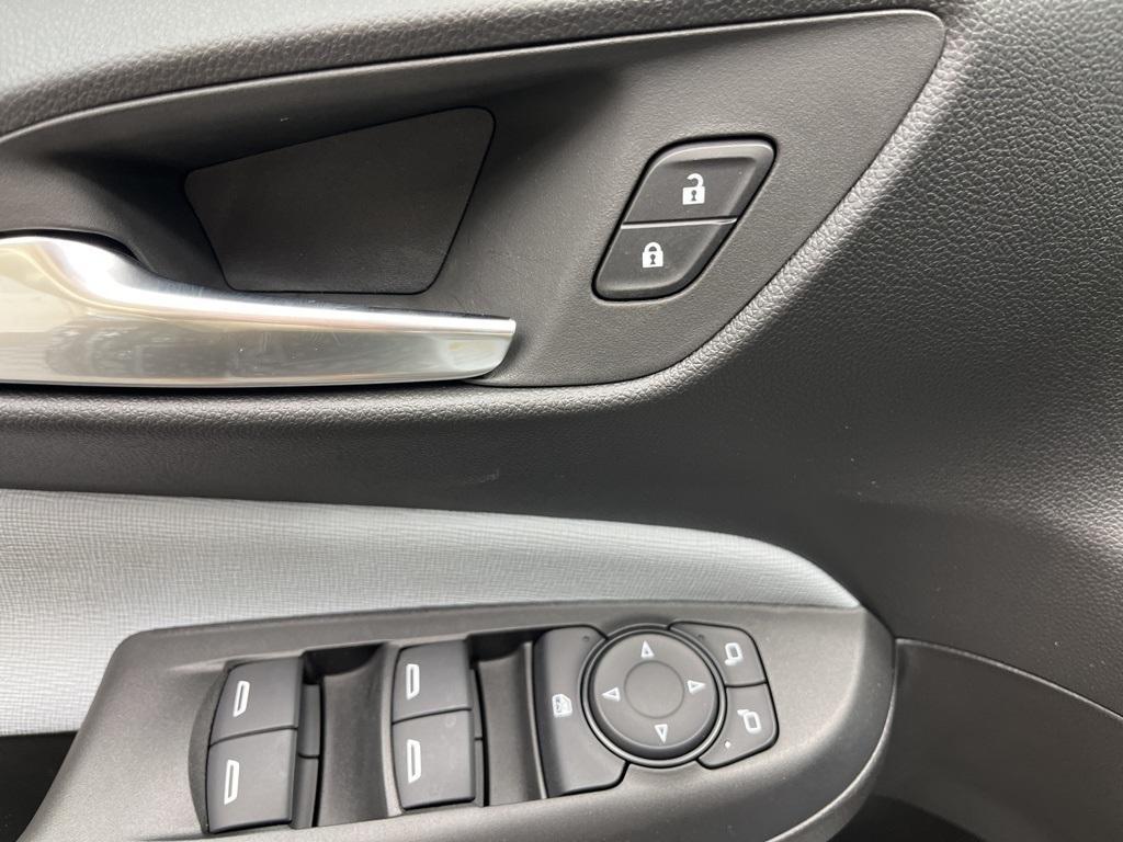 new 2025 Buick Envista car, priced at $25,145