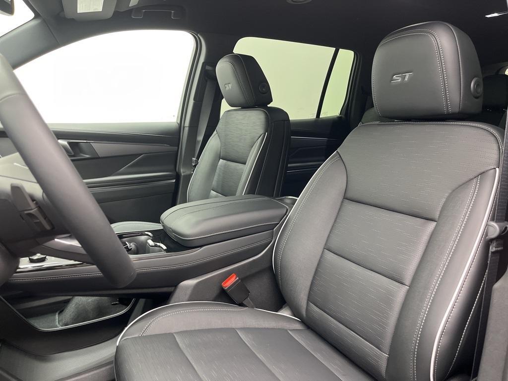 new 2025 Buick Enclave car, priced at $53,625
