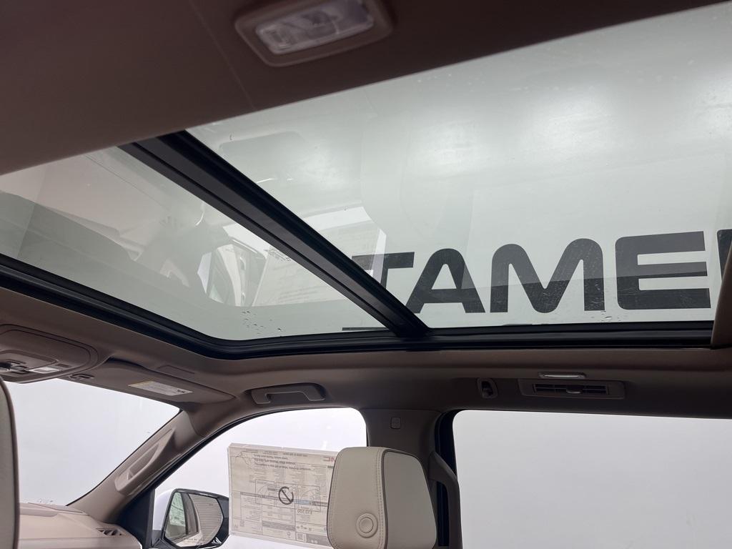 new 2025 GMC Yukon XL car, priced at $88,518