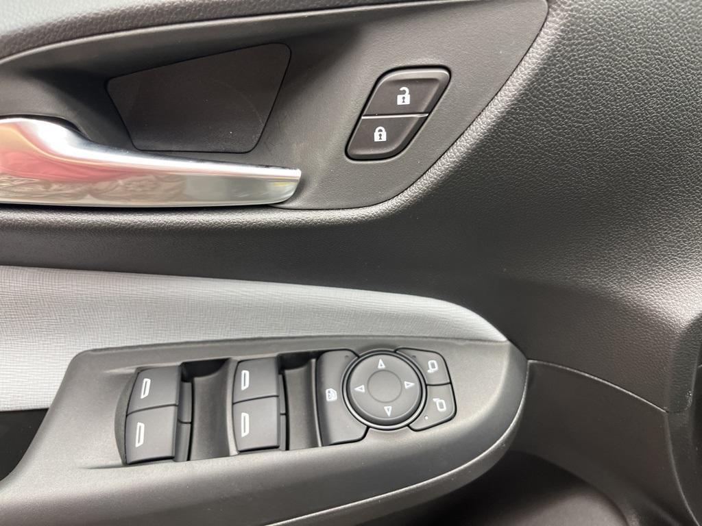 new 2025 Buick Envista car, priced at $26,843
