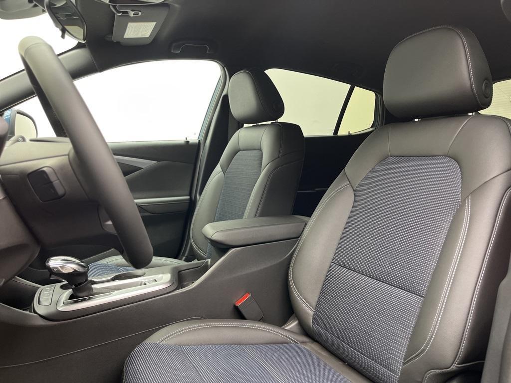 new 2025 Buick Envista car, priced at $26,843