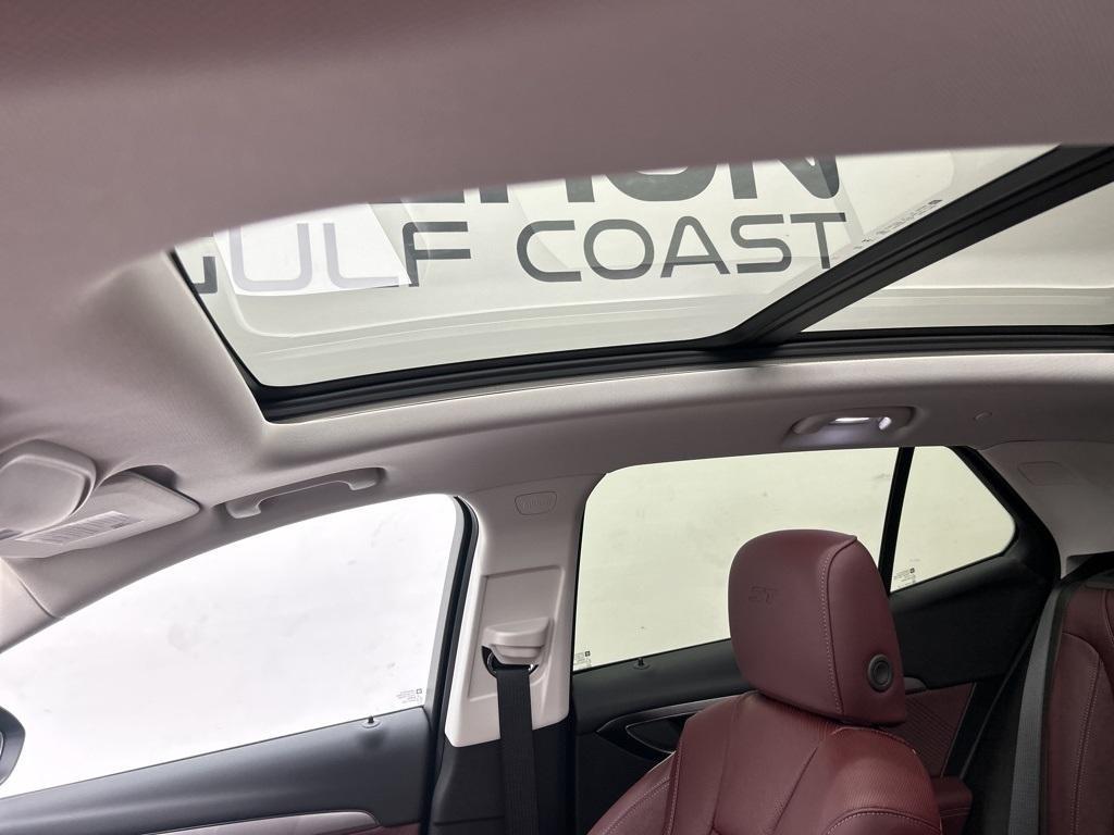 new 2025 Buick Envision car, priced at $43,687