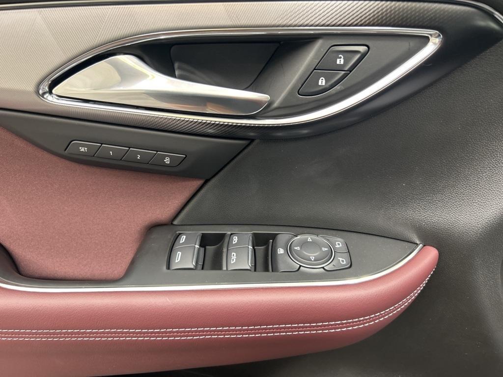 new 2025 Buick Envision car, priced at $43,687