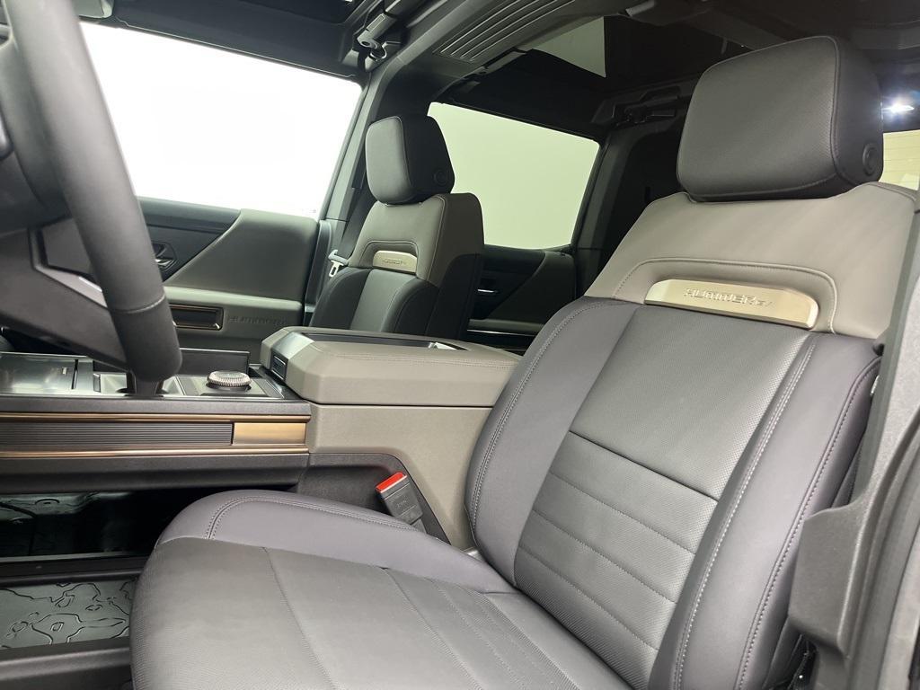 new 2025 GMC HUMMER EV Pickup car, priced at $100,048