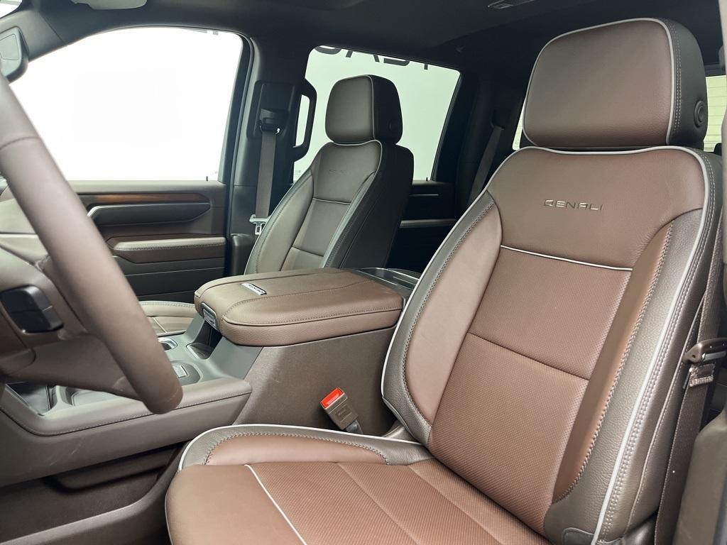 new 2025 GMC Sierra 2500 car, priced at $87,627